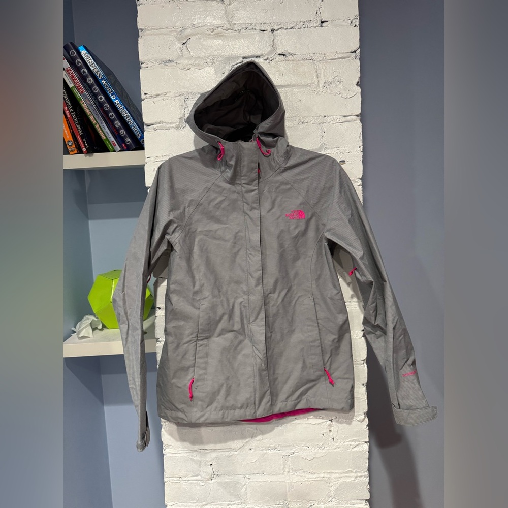 The North Face Women's HyVent 2.5L Grey Rain‎ Jacket / Windbreaker Size Small